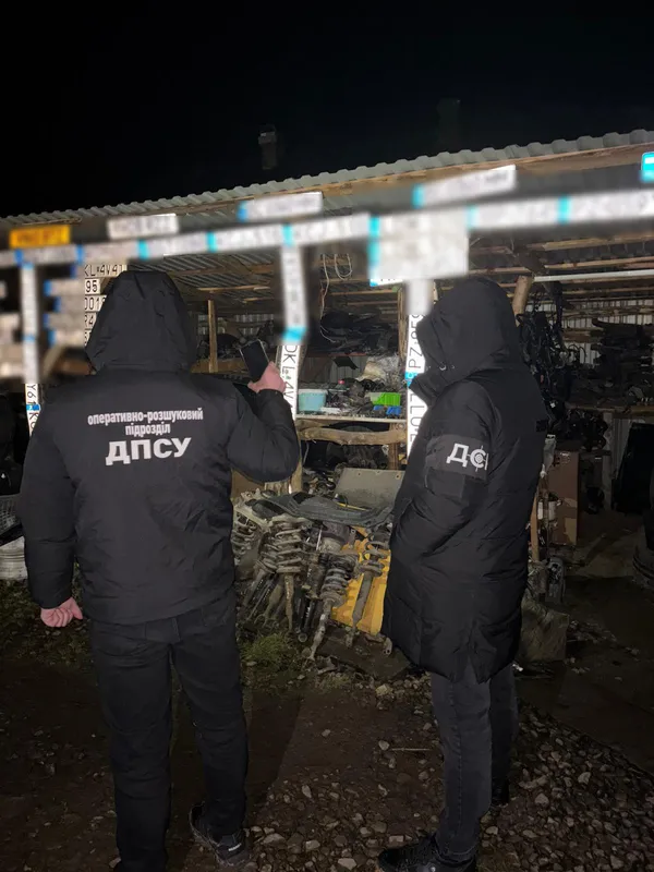 Волинські прикордонники викрили схему із ввезення авто під виглядом гуманітарної допомоги