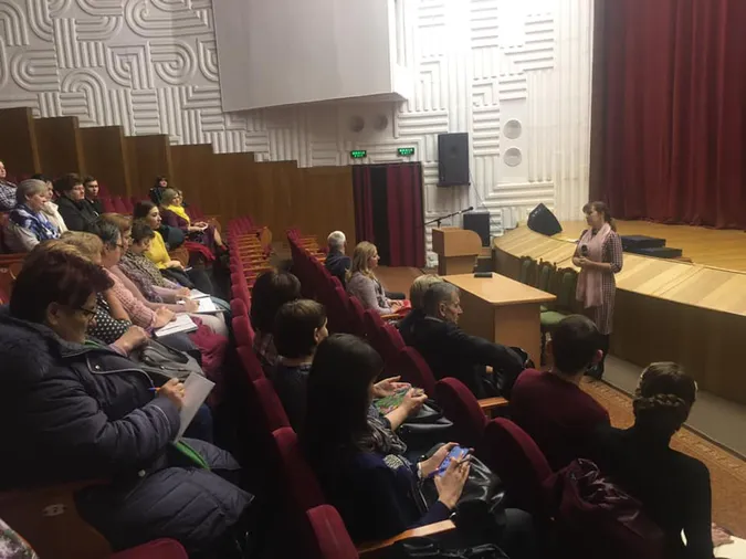 Без паніки, але напоготові: через коронавірус луцькі освітяни зібралися на нараду