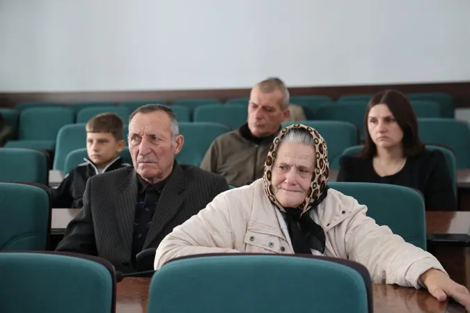 У Луцьку родинам загиблих захисників України вручили державні нагороди (фото)