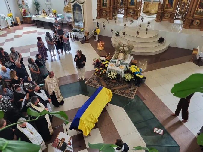 16 місяців очікувань: у Ковелі попрощалися із Захисником Русланом Нечипоруком (фото)