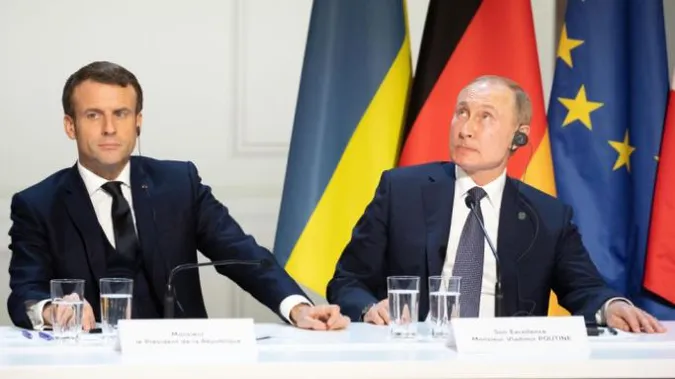 Макрон і Путін домовилися спробувати домогтися припинення вогню на сході України