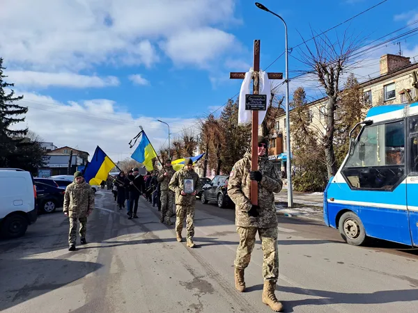 Мріяв показати доньці мирний Київ: у Ковелі поховали Героя Василя Оришкевича (фото)