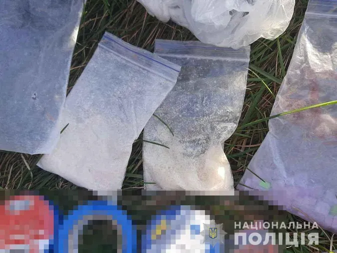 Отримав наркотики поштою: у Луцьку пов'язали «закладчика» (фото)