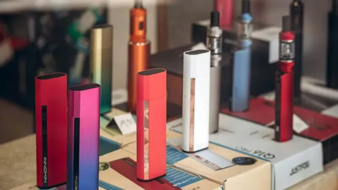 В Україні хочуть повністю заборонити продаж електронних сигарет