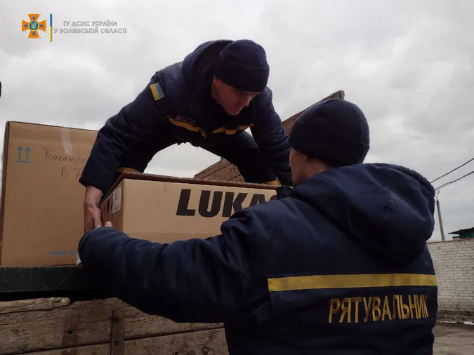 Одяг, каски, інструмент: волинські рятувальники отримали допомогу від німецьких партнерів (фото)