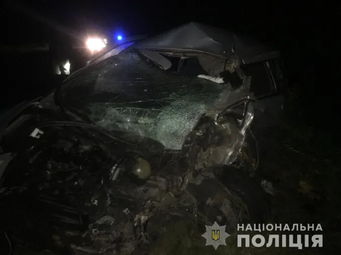Лобове зіткнення з вантажівкою: в аварії на Рівненщині загинув волинянин (фото)