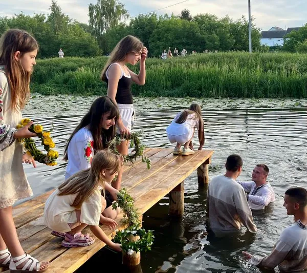 Вогнище, вінки і хороводи: у Володимирі яскраво відсвяткували «Купальську ніч» (фото)