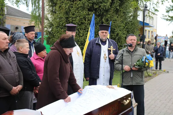 На Волині попрощалися із загиблим Героєм Миколою Гундеричем (фото)