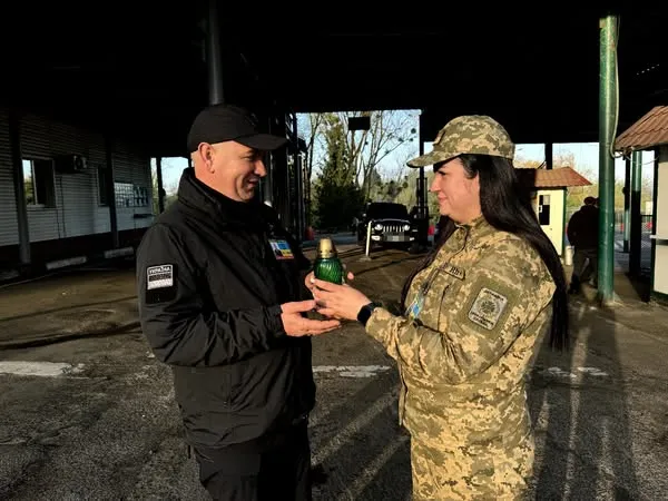 У Великодню ніч на Волині зустріли Благодатний вогонь (фото)