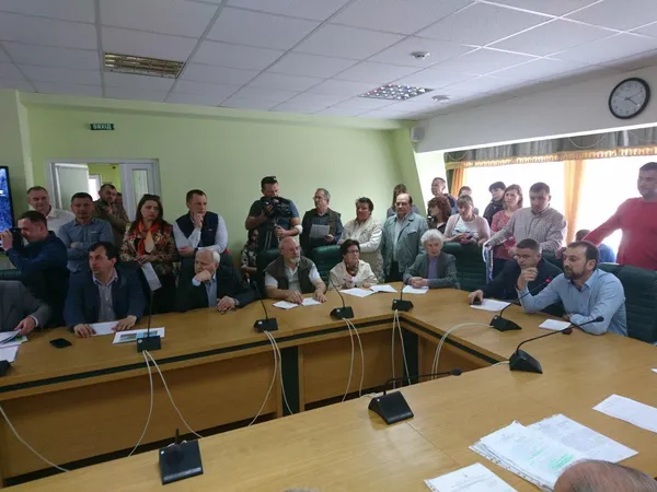 Обговорення підняття тарифів у маршрутках Луцька: емоційно, гаряче та часом нецензурно