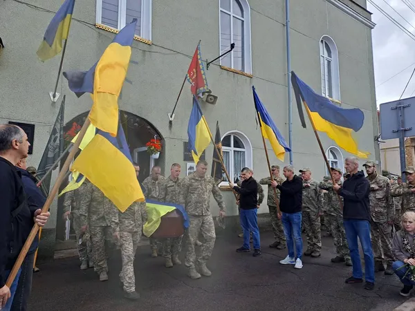На Волині попрощалися з полеглим нацгвардійцем Володимиром Якимовичем (фото)