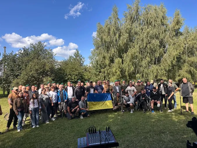 Риба по лікоть, природа і відновлення: у Боголюбах ветерани змагалися з риболовлі (фото)