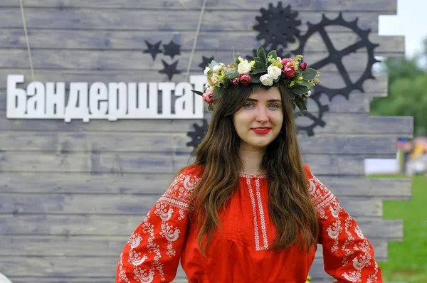 Де прогулювати, як «не паритися» та отримувати стипендію: поради луцьким першокурсникам від відомих волинян (фото)