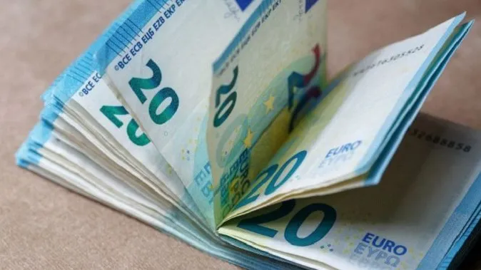 В Іспанії, досягнувши повноліття, можна отримати 400 євро на самореалізацію