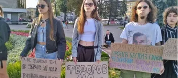 У Луцьку сотня людей вийшла на акцію за повернення Федорова на посаду Міноборони (фото)