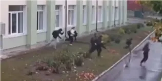 На Рівненщині діти втікали з вікна школи під час тривоги (відео)