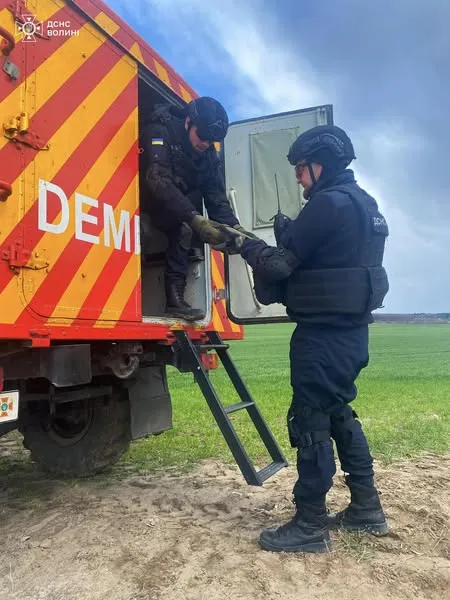 На Волині підірвали понад пів сотні боєприпасів (фото)
