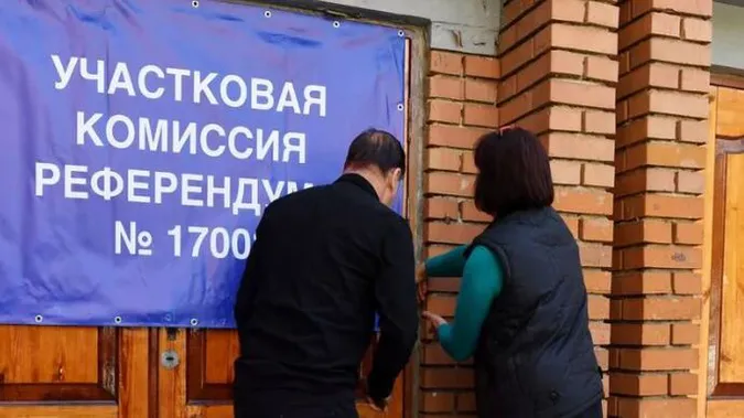 Окупанти розпочали «референдуми» на Донбасі, у Мелітополі та Херсоні (відео)