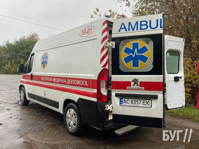 На Волині військові та рятувальники витягнули з пожежі трьох людей (фото, відео)