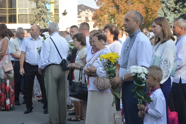 Молитвами за Героїв розпочали відзначення Дня Незалежності в Луцьку (фото)