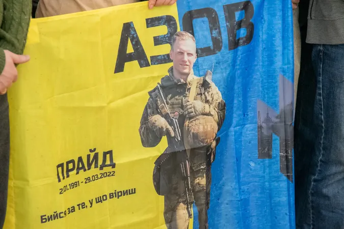 У Луцьку відкрили виставку «Полк «Азов» – янголи Маріуполя» (фото)