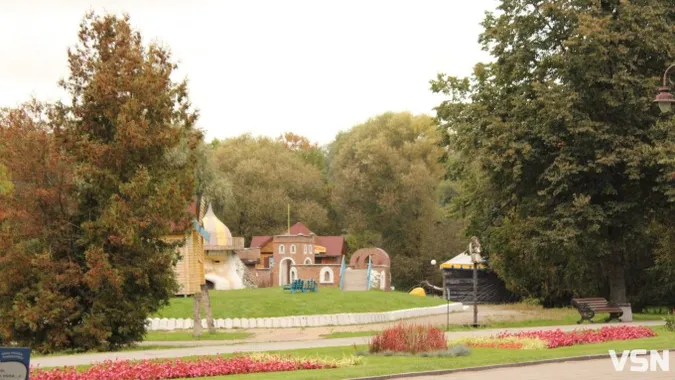 Як і коли в центральному парку Луцька з’являлися атракціони та дитяче містечко (фото)