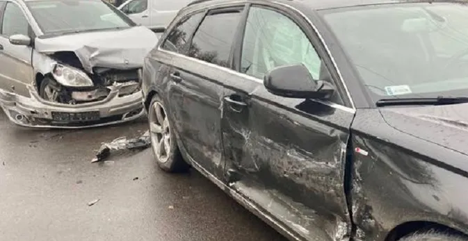 У Луцьку зіткнулися Audi та Mercedes (фото)
