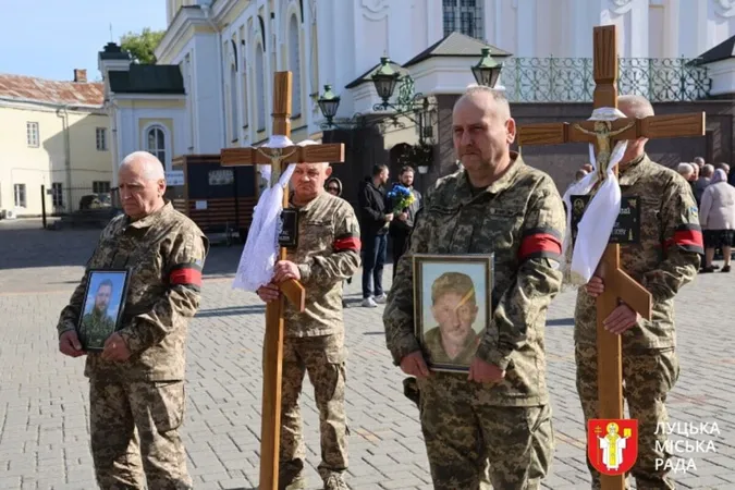 У Луцьку попрощалися із двома полеглими Героями – Василем Тихим і Максимом Василевським (фото)