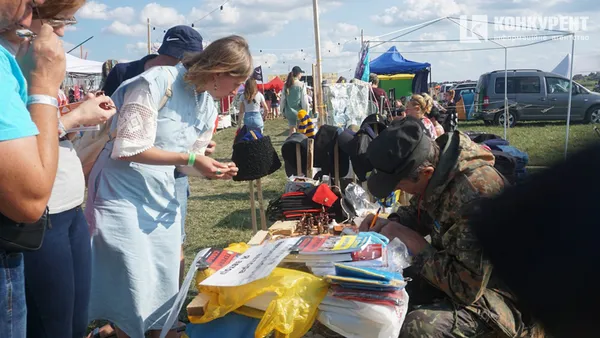 Сувеніри з різних куточків України: що продають на «Бандерштаті»