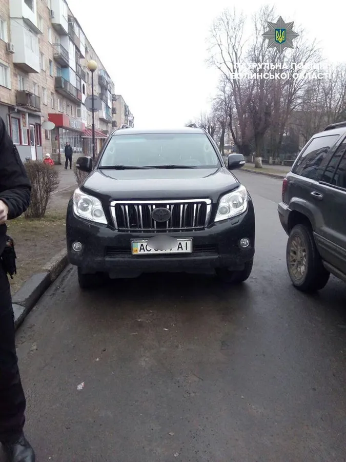 За опір патрульним та пошкодження одягу ковельчанину світить кримінал (фото, відео)