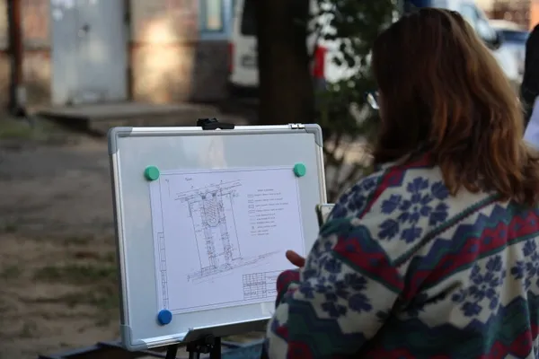 Зони паркінгу та відпочинку: на вулиці В’ячеслава Хурсенка в Луцьку ремонтуватимуть двір (фото)