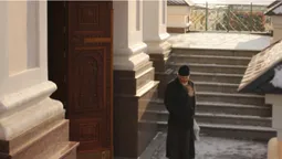 Ялинка буде у січні: як прикрашають Свято-Троїцький собор у Луцьку (фото)