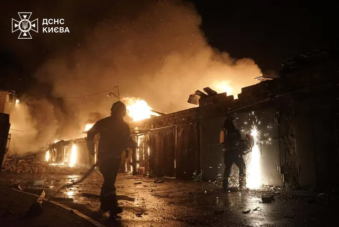 Росія атакувала Київ: 9 загиблих, 63 постраждалих, серед них є діти (фото, оновлено)