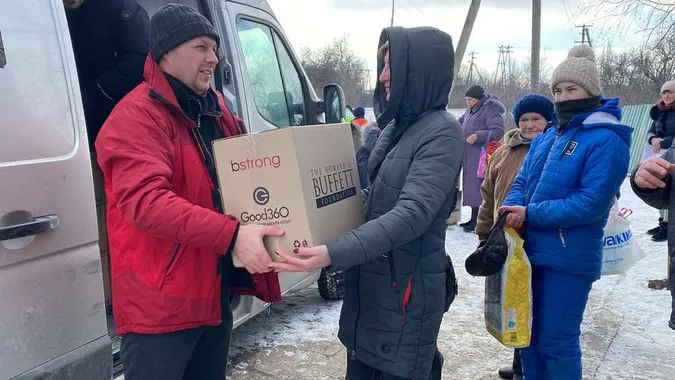 Volunteers provided humanitarian aid to the village in Kharkiv region under daily shelling