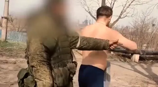Приниження та знущання: показали, як працює російська фільтрація на блокпостах (відео)