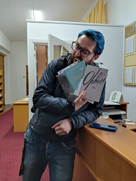 У Луцьку тисячу за вакцинацію витрачають на книжки для обласної бібліотеки (фото)