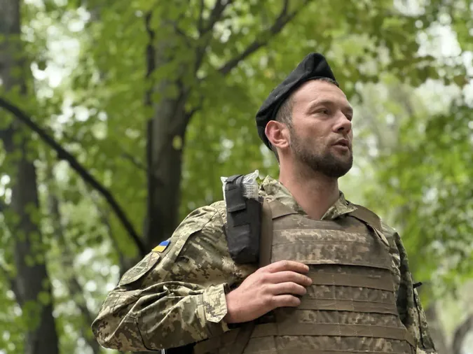 Нагороди, відзнаки та подарунки: воїнів-танкістів з 14-ї ОМБр вітали з професійним святом (фото)
