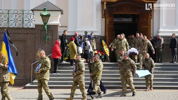Луцьк на колінах: попрощалися з двома полеглими Героями (фото, відео)
