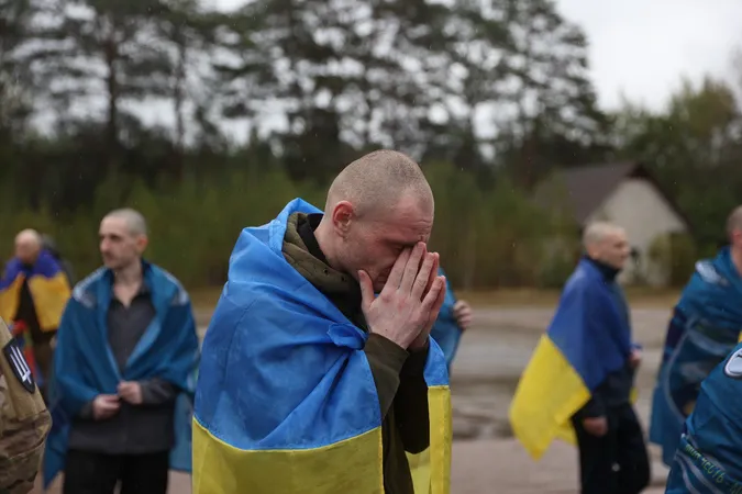 ⚡️Новий обмін: в Україну повернули 185 захисників та 20 цивільних (фото)