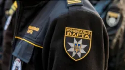 Погрожували і застосували сльозогінний газ: у Луцьку на Замковій напали на мунвартівців (фото)