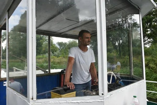 У Луцьку Стир чистять від повалених дерев (фото, відео)