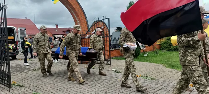 Без батька лишилася 4-річна донька: у Луцькому районі попрощалися із Гнатом Валерою (фото)