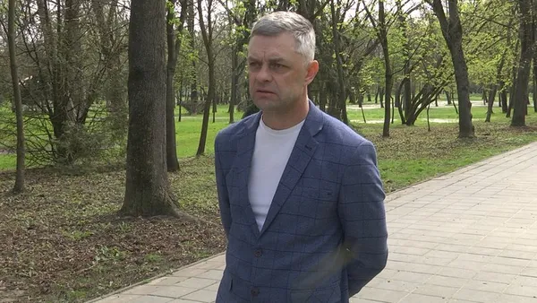 У Луцьку щороку купують рослини, замість того, щоб висаджувати багаторічні: що кажуть в ЖКГ