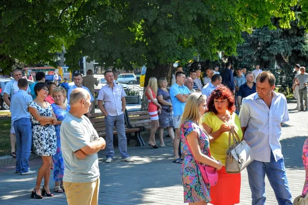 Чимало лучан зібралося, щоб подивитися на дійство