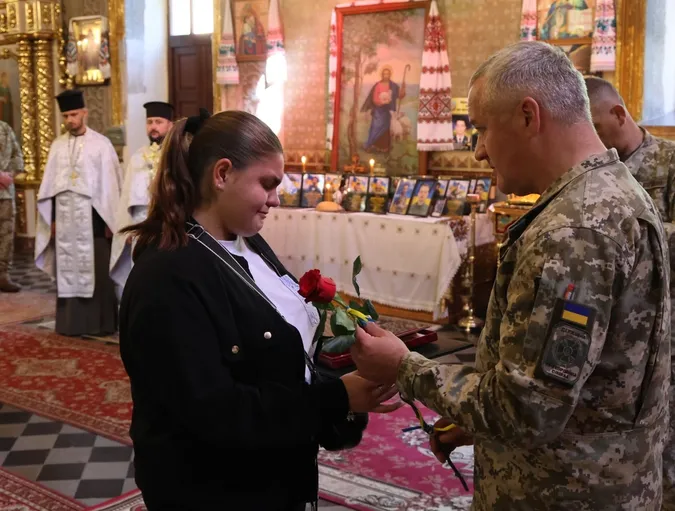 На Волині родинам полеглих прикордонників вручили державні нагороди (фото)