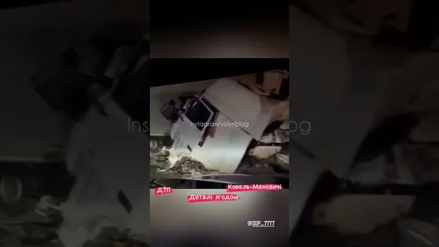 У фури відірвало кабіну: на трасі Ковель – Маневичі сталася ДТП (відео)