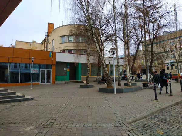 Цвинтар, радянський модернізм і трохи заздрості: Луцьк очима туристки (фото)