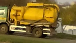 У Луцьку біля Сапалаївки зливали нечистоти (фото) 