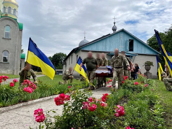 У Нововолинську провели в останню дорогу Героя Олександра Чемка (фото)