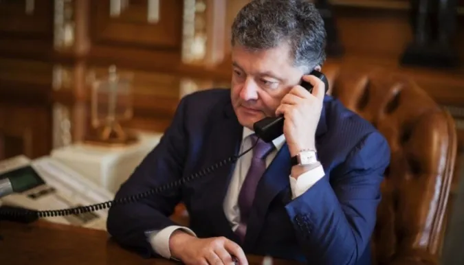 Порошенко зателефонував Володимиру Зеленському (відео)